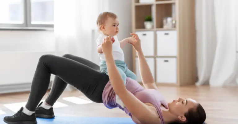 The 3 best postpartum exercises - mom and baby
